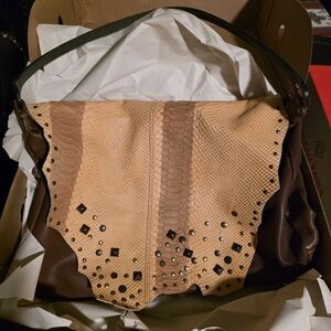 Chic Two-Tone Leather Shoulder Bag